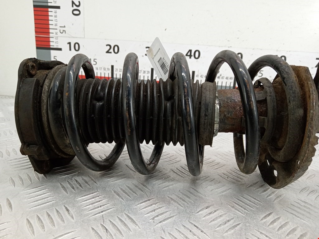 Амортизатор передний правый VOLKSWAGEN Passat B6 2005-2011