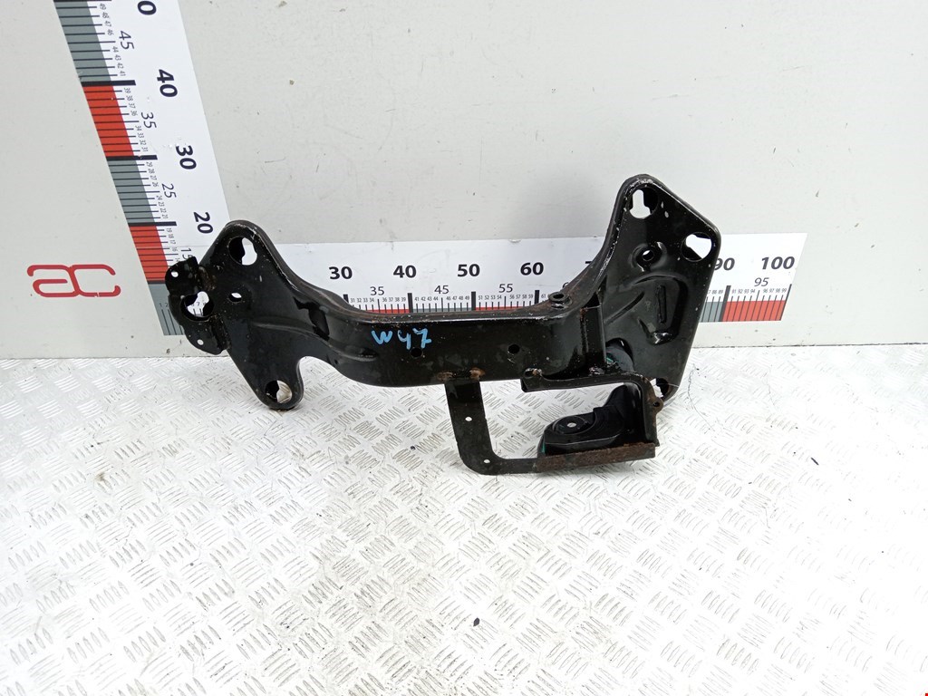 Кронштейн (крепление лапа траверса) кпп BMW X5 (E53) (1999-2006)