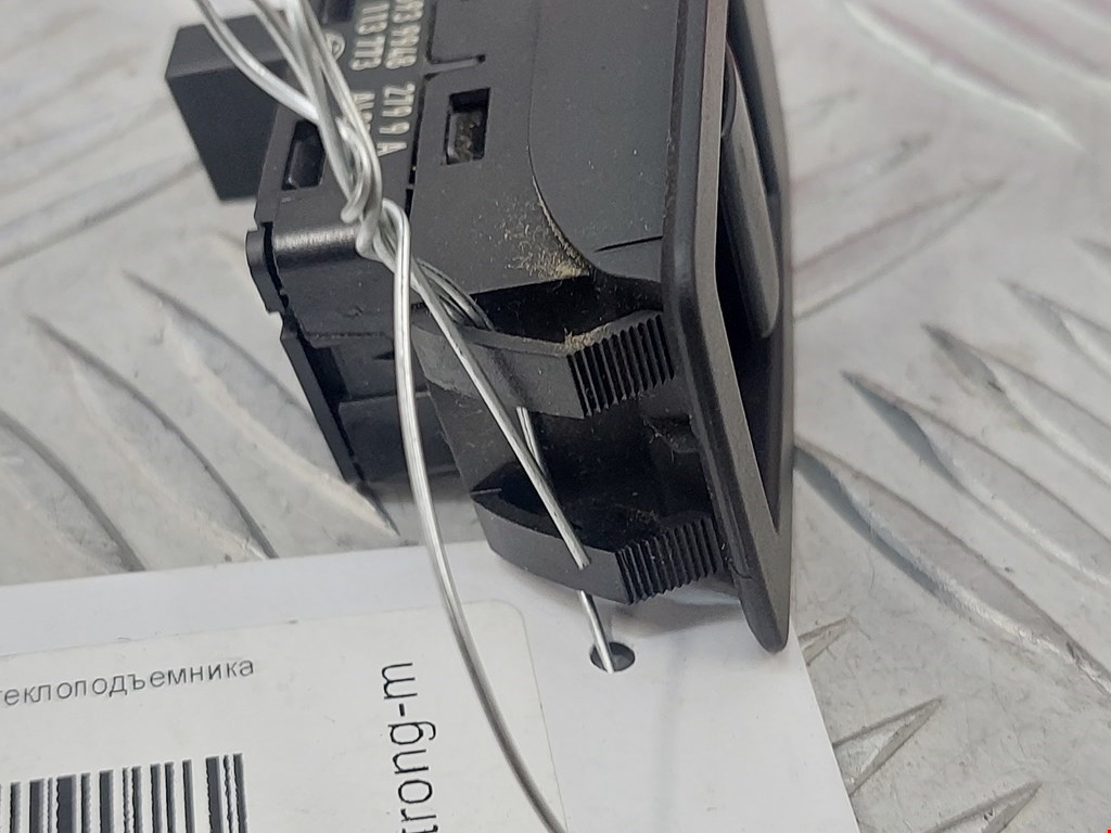 Кнопка стеклоподъемника BMW 5er 5 серия E60/E61 2003-2010