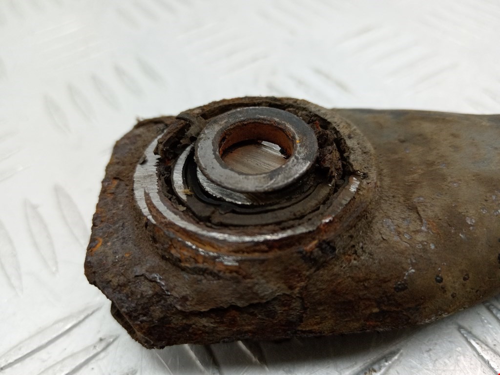 Рычаг задний правый FORD Focus I 1998-2005