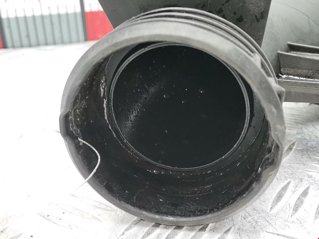 Патрубок интеркулера MERCEDES-BENZ C-Class C-klasse W204 2007-2015