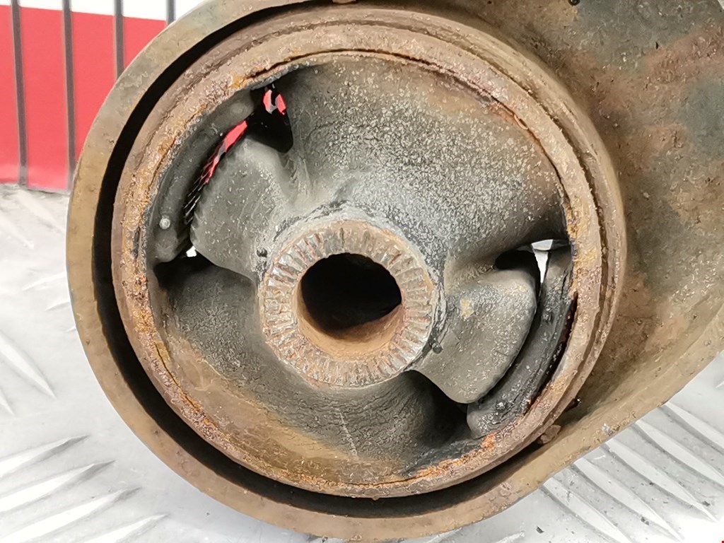 Рычаг передний левый TOYOTA Prius II XW20 2003-2012