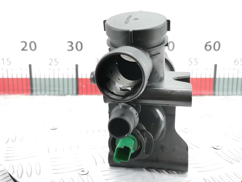 Корпус термостата FORD Focus II 2005-2011