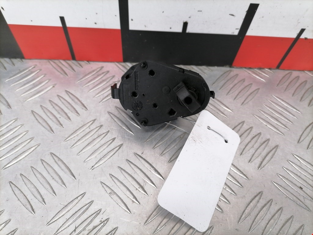 Моторчик заслонки печки BMW 7er 7 серия E65/E66 2001-2008