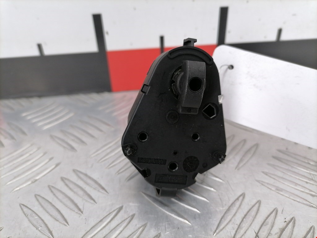 Моторчик заслонки печки BMW 7er 7 серия E65/E66 2001-2008