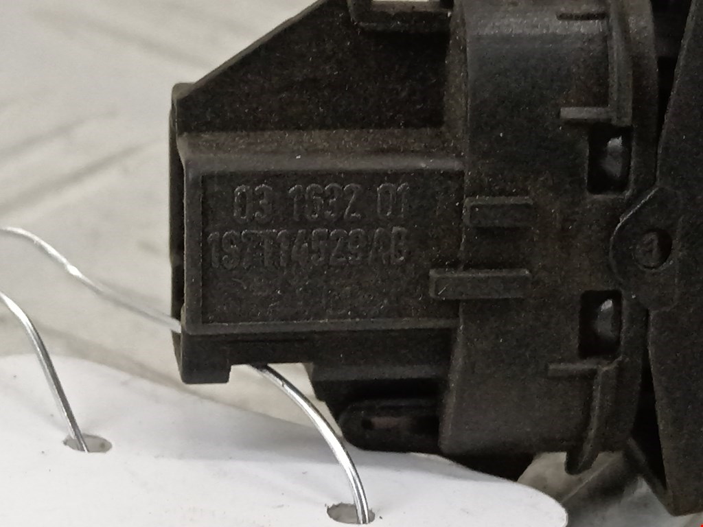 Кнопка стеклоподъемника FORD Mondeo III 2000-2007