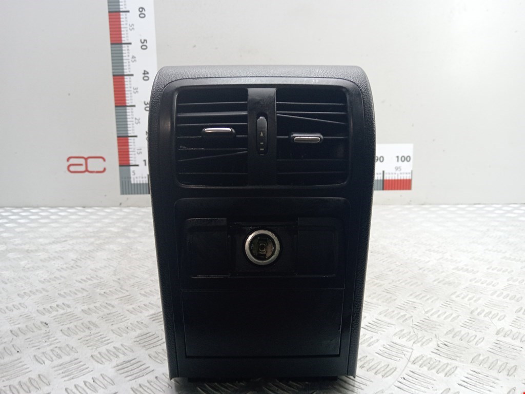 Подлокотник в салон VOLKSWAGEN Passat B7 2011-2015