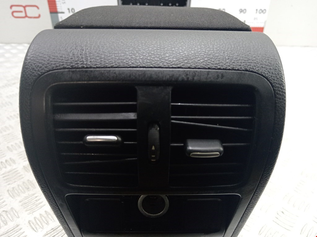 Подлокотник в салон VOLKSWAGEN Passat B7 2011-2015