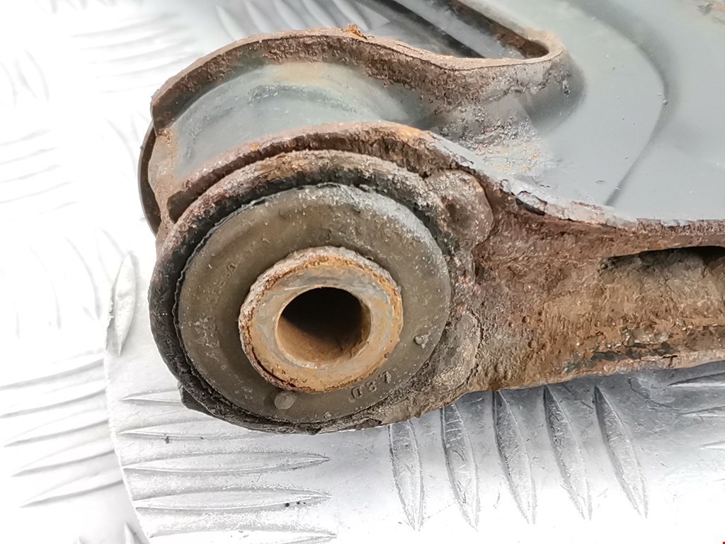 Рычаг передний левый VOLKSWAGEN Golf III 1991-1997