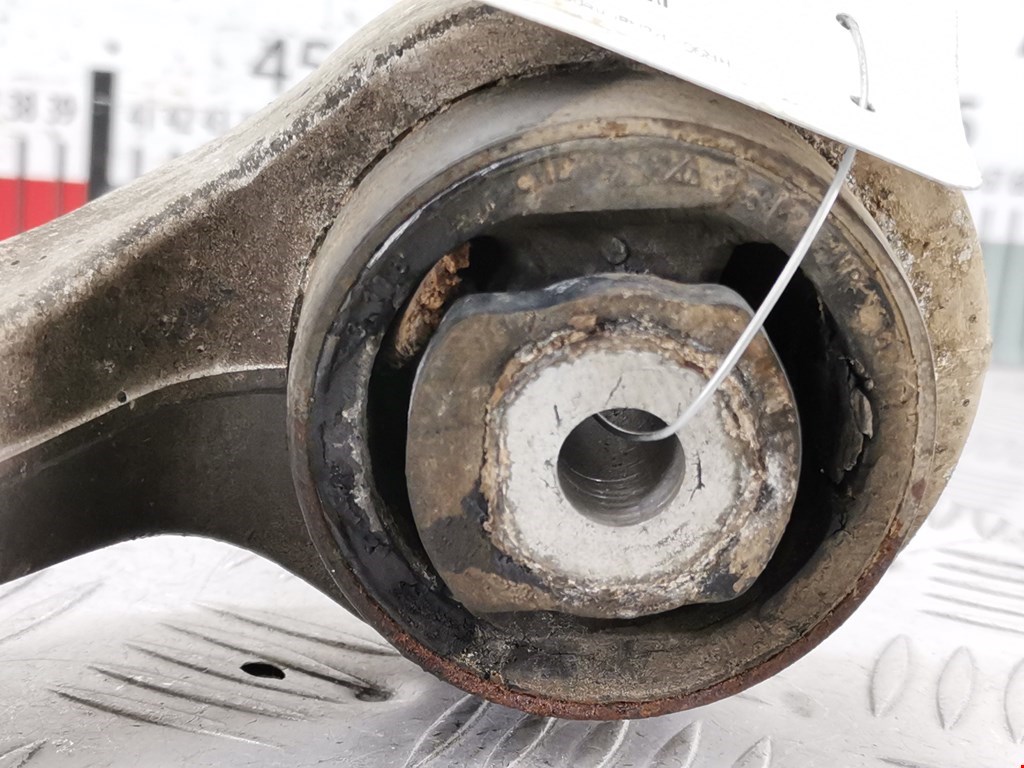 Рычаг передний правый AUDI A4 B6 2001-2005