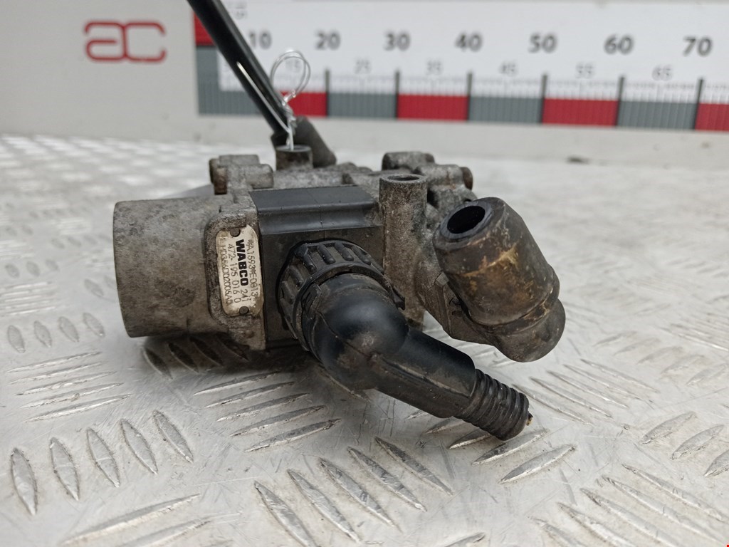 Кран ABS тормозной главный (распределитель) IVECO EuroCargo II 2003-2008