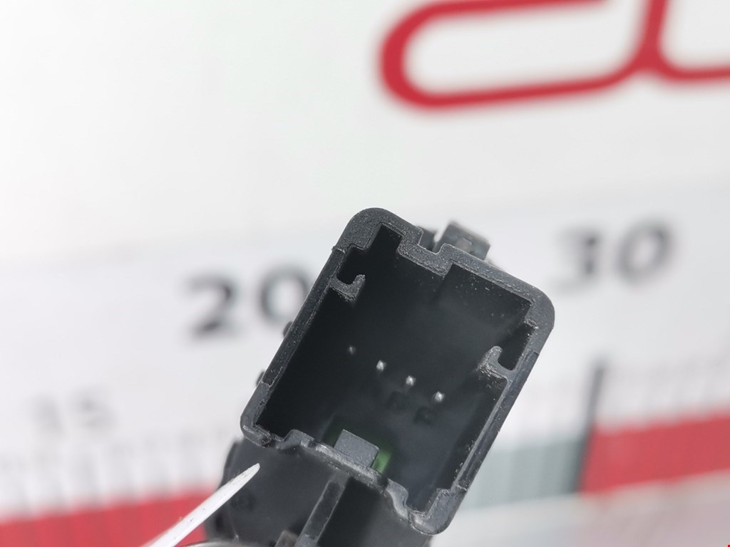 Кнопка стеклоподъемника FORD Kuga 2008-2012