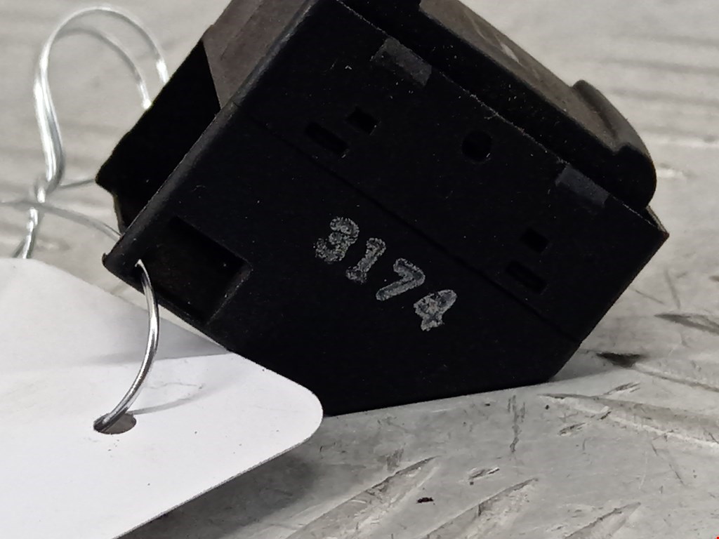 Кнопка стеклоподъемника SKODA Octavia A4 1U- 1997-2010