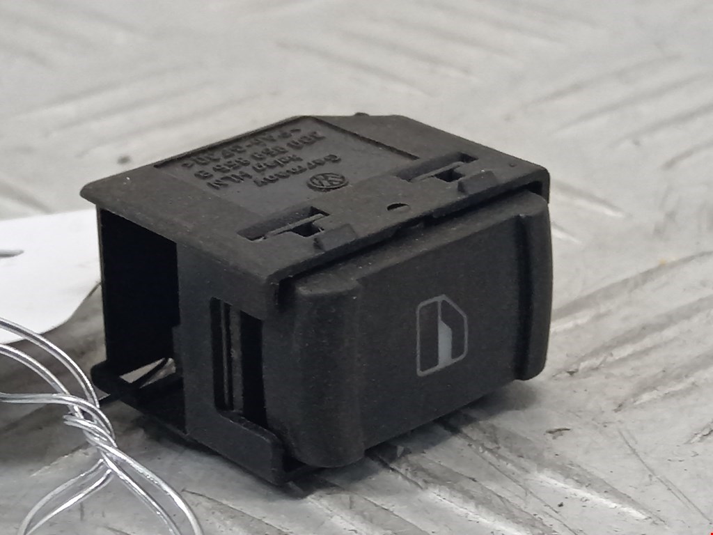 Кнопка стеклоподъемника SKODA Octavia A4 1U- 1997-2010