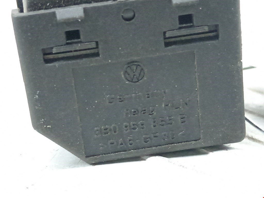 Кнопка стеклоподъемника SKODA Octavia A4 1U- 1997-2010