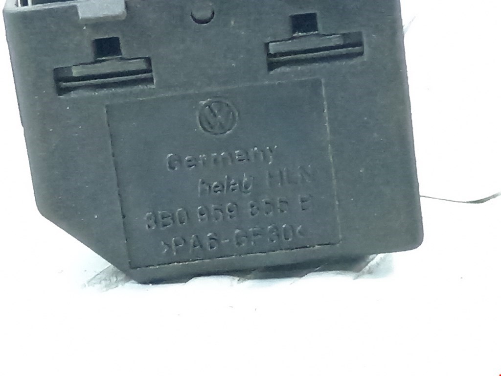 Кнопка стеклоподъемника SKODA Octavia A4 1U- 1997-2010