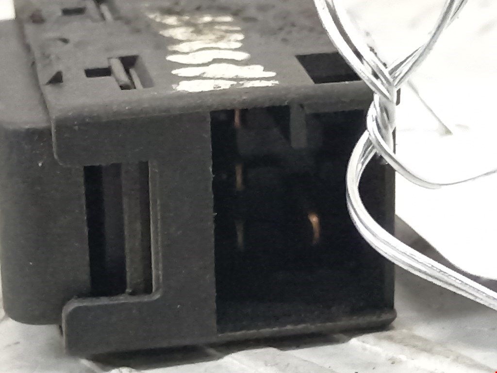 Кнопка стеклоподъемника SKODA Octavia A4 1U- 1997-2010