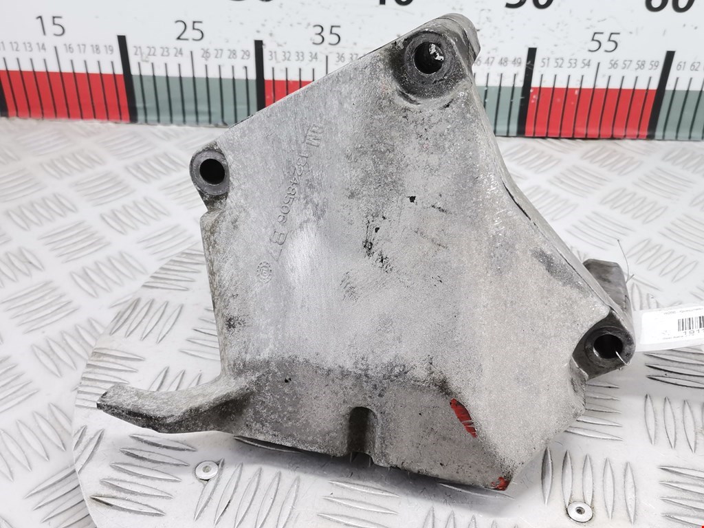 Кронштейн (крепление лапа) двигателя Opel Astra J (2009-2018)