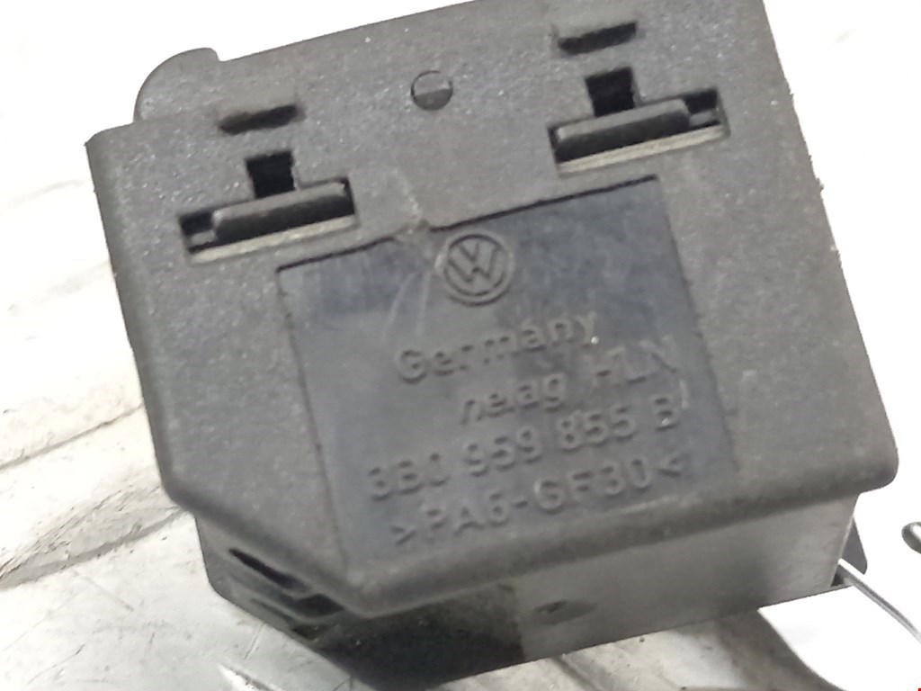 Кнопка стеклоподъемника SKODA Octavia A4 1U- 1997-2010