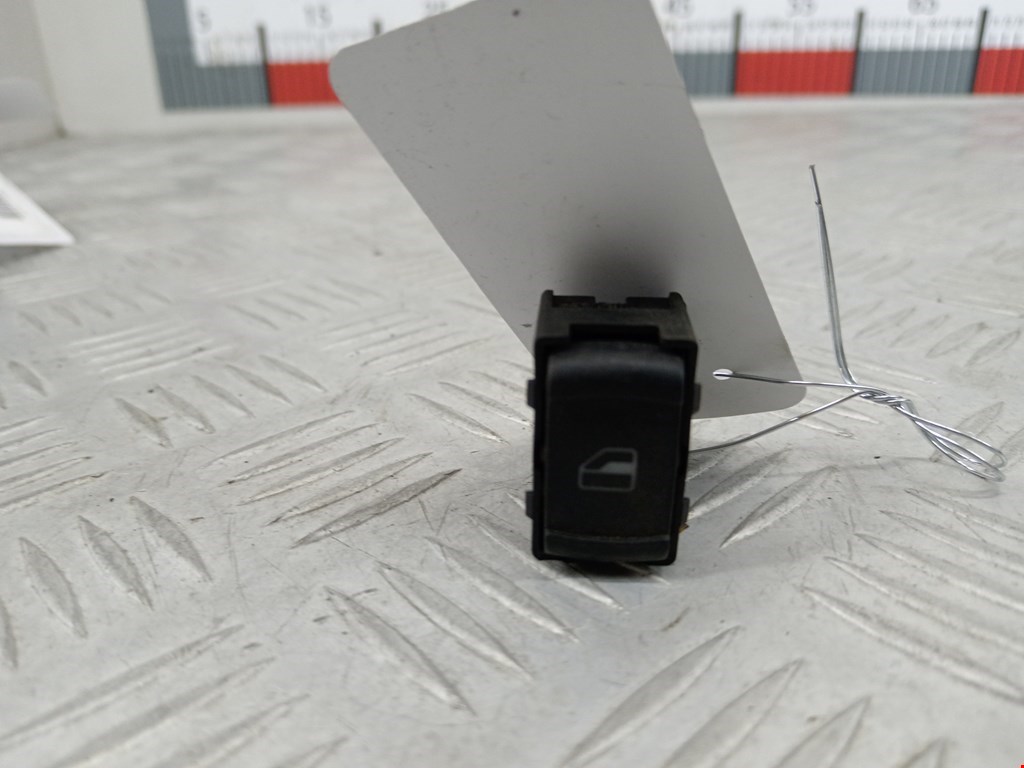 Кнопка стеклоподъемника SKODA Octavia A4 1U- 1997-2010