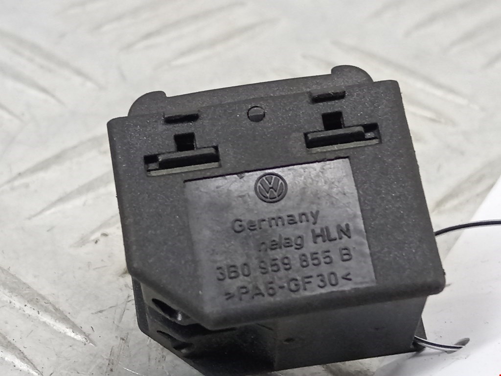 Кнопка стеклоподъемника SKODA Octavia A4 1U- 1997-2010