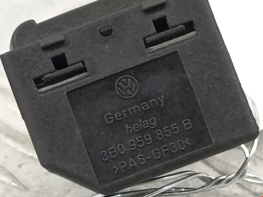 Кнопка стеклоподъемника SKODA Octavia A4 1U- 1997-2010