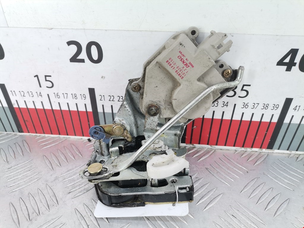 Замок двери передней правой SUZUKI Jimny 1998-2018