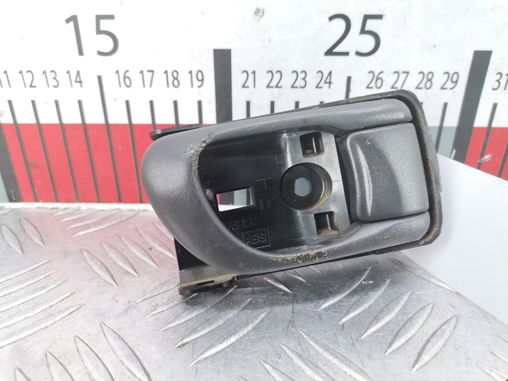 Ручка дверная задняя внутренняя правая SUBARU Forester I 1997-2002