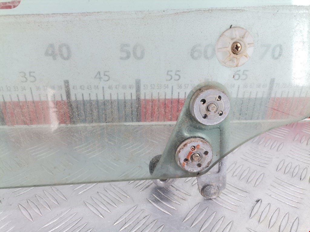 Стекло двери заднее левое SUBARU Forester I 1997-2002