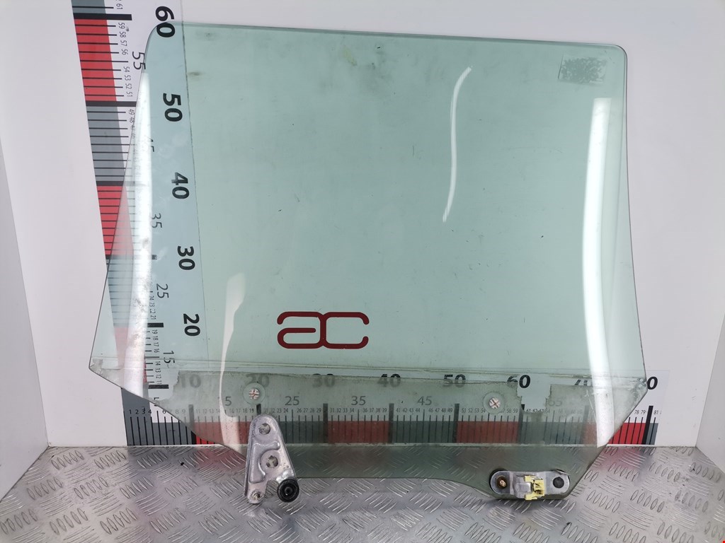 Стекло двери заднее левое SUBARU Forester I 1997-2002