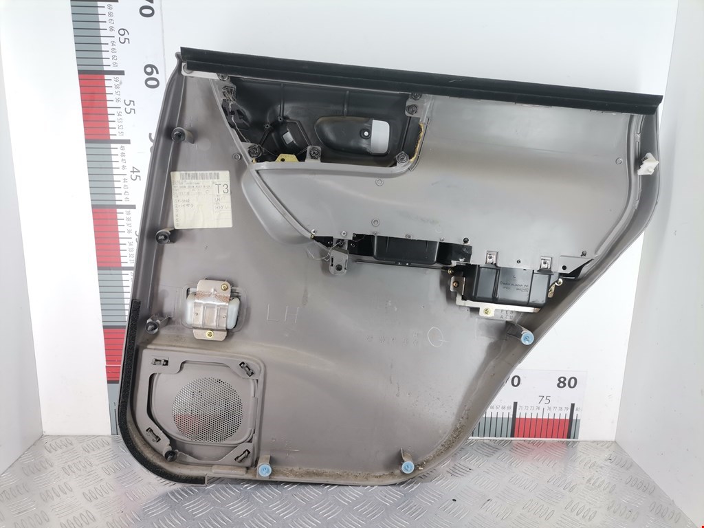 Обшивка двери задняя левая SUBARU Forester I 1997-2002