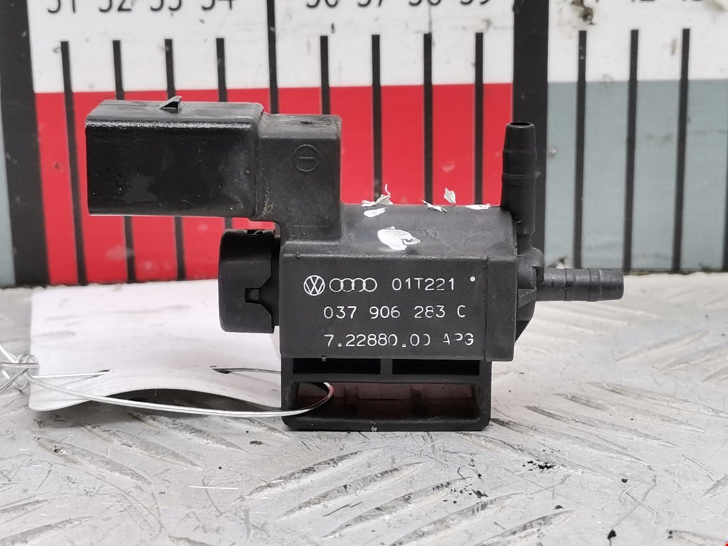 Клапан воздушного фильтра Audi A4 B6 (2000-2006)