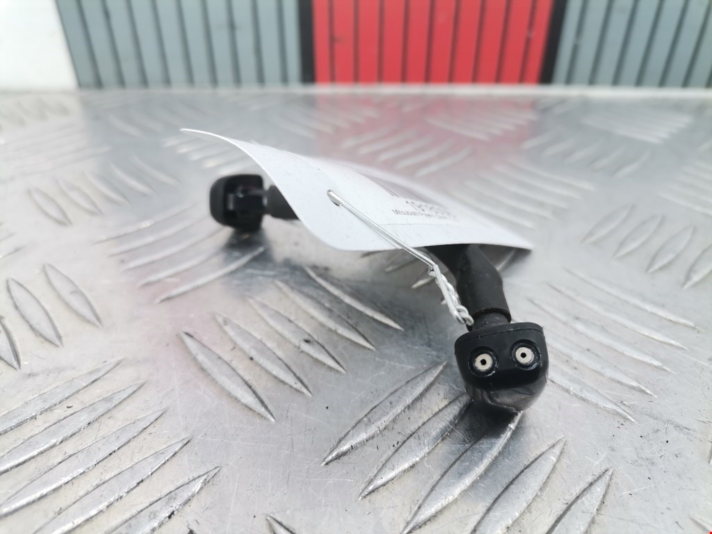 Форсунка омывателя лобового стекла MITSUBISHI Pajero Sport 1998-2008