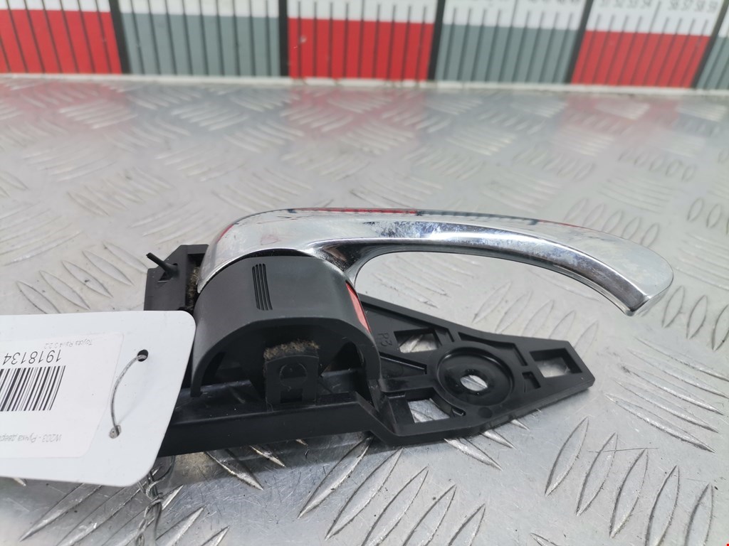 Ручка дверная задняя внутренняя правая TOYOTA RAV 4 XA30 2006-2012
