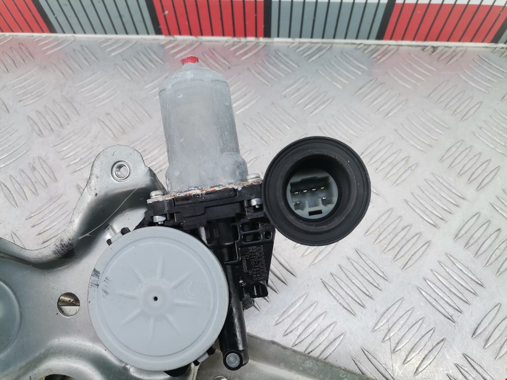 Стеклоподъемник задний правый TOYOTA RAV 4 XA30 2006-2012