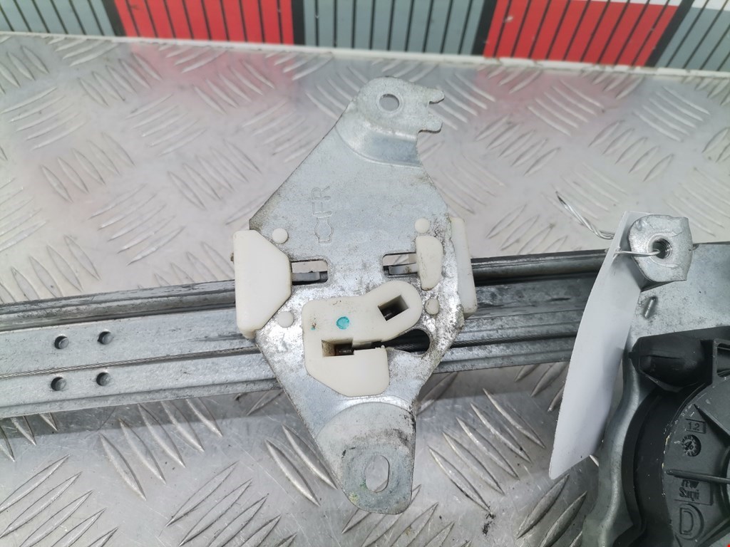 Стеклоподъемник задний правый NISSAN Pathfinder R51M 2004-2014