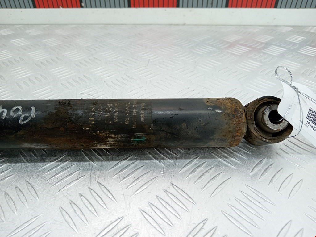 Амортизатор задний правый NISSAN Qashqai J10 2006-2013