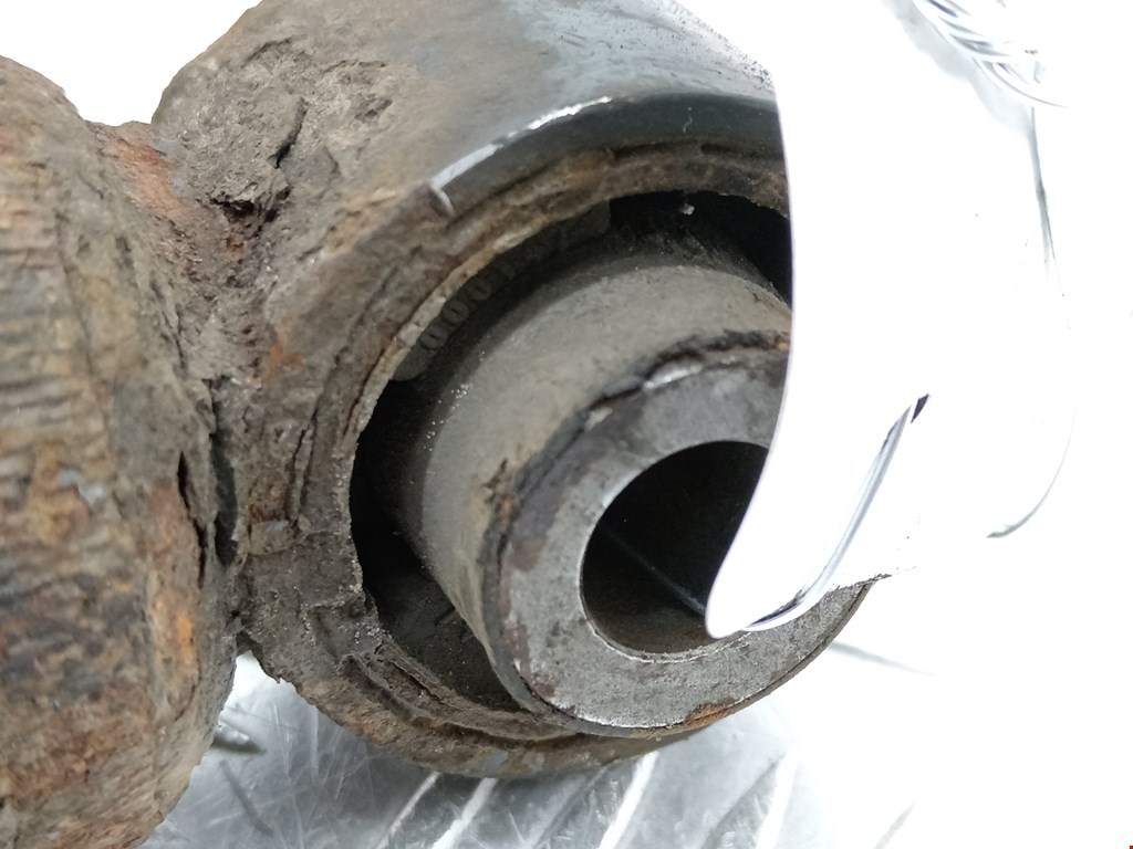 Амортизатор задний правый NISSAN Qashqai J10 2006-2013