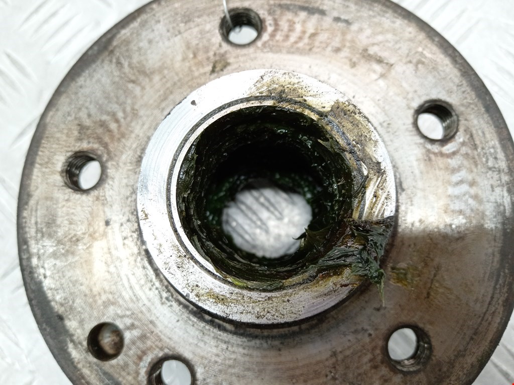 Ступица передняя правая MERCEDES-BENZ C-Class C-klasse W202 1993-2000