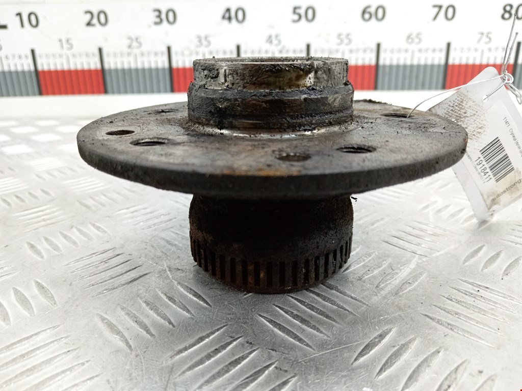 Ступица передняя левая MERCEDES-BENZ C-Class C-klasse W202 1993-2000