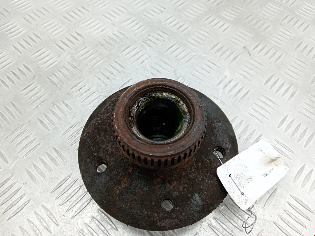 Ступица передняя левая MERCEDES-BENZ C-Class C-klasse W202 1993-2000