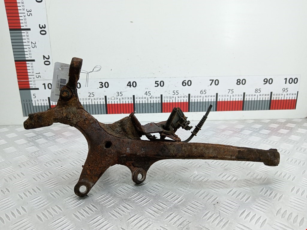 Ступица передняя левая MERCEDES-BENZ C-Class C-klasse W202 1993-2000