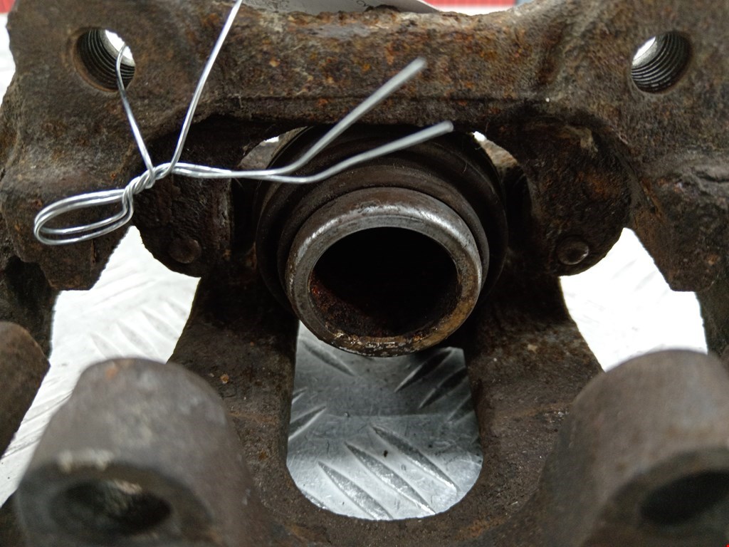 Суппорт задний левый MERCEDES-BENZ M-Class W164 ML 2005-2011