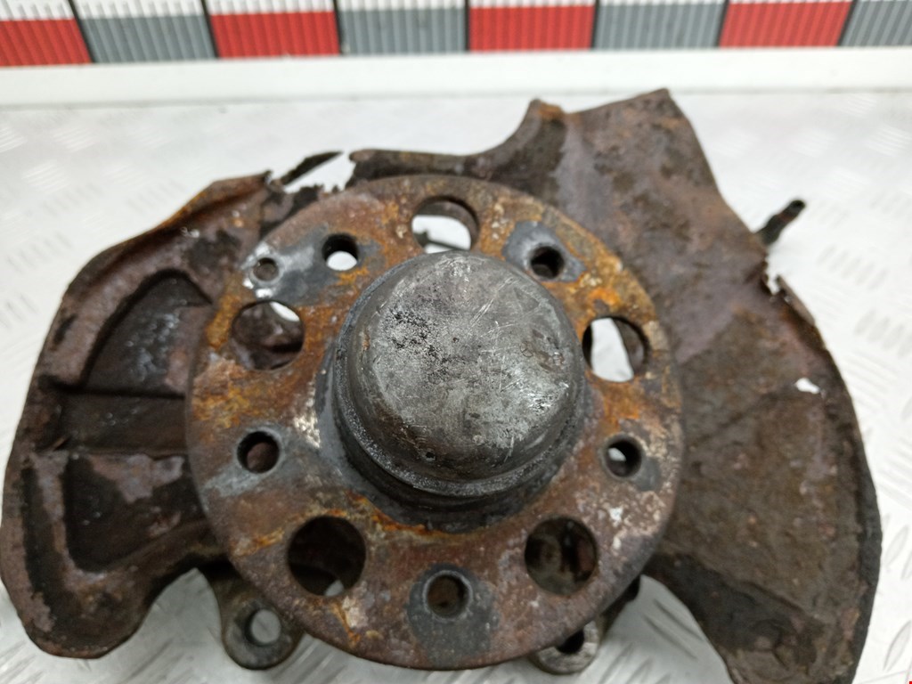 Ступица передняя правая MERCEDES-BENZ CLC-Class CL203 2008-2011