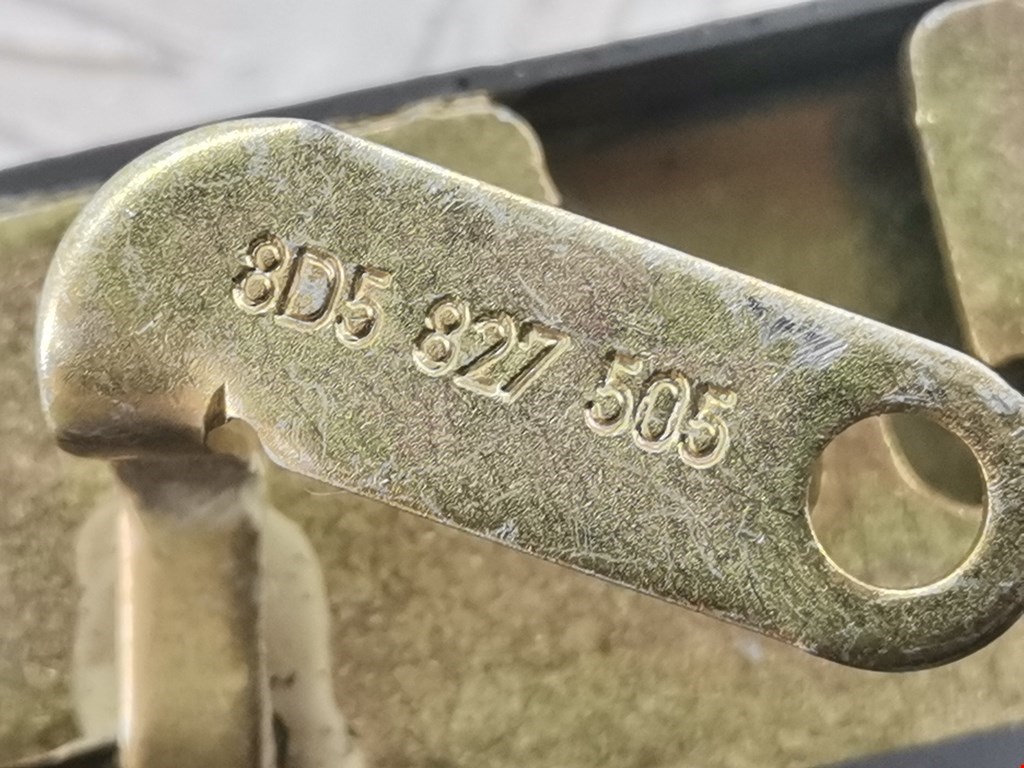 Замок багажника (крышки двери) AUDI A4 B5 1995-2001