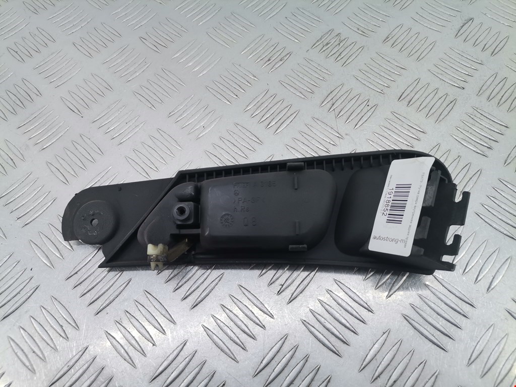 Ручка дверная задняя внутренняя правая MERCEDES-BENZ C-Class C-klasse W203 2000-2007