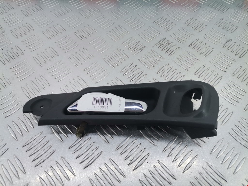 Ручка дверная задняя внутренняя левая MERCEDES-BENZ C-Class C-klasse W203 2000-2007