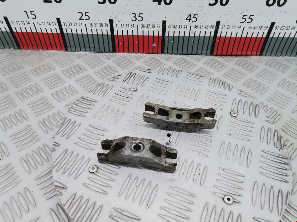 Кронштейн форсунки SKODA Rapid 2012-2020