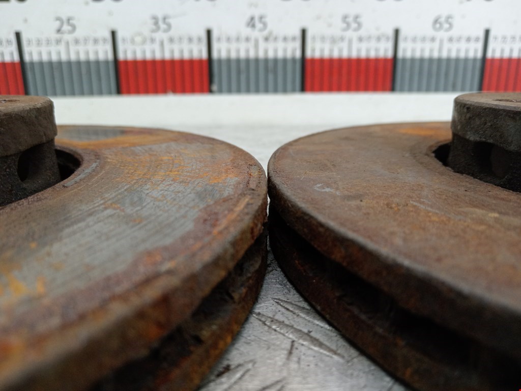 Диск тормозной передний AUDI A6 C5 1997-2004