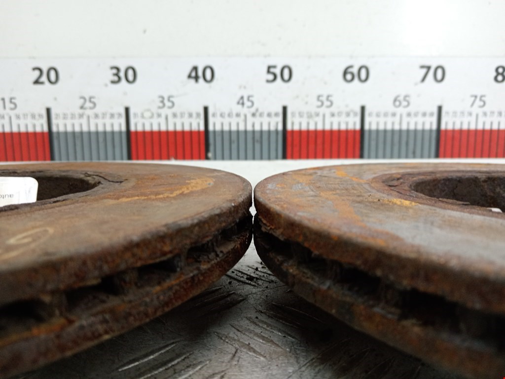 Диск тормозной передний AUDI A6 C5 1997-2004